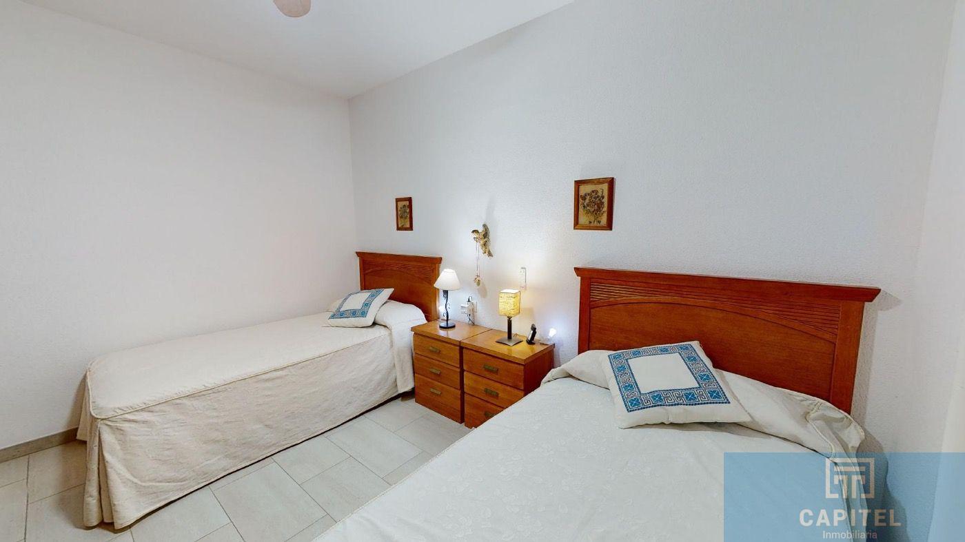 For sale of flat in Córdoba