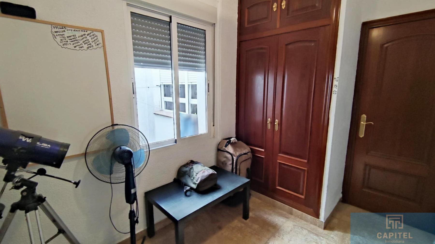 For sale of flat in Córdoba