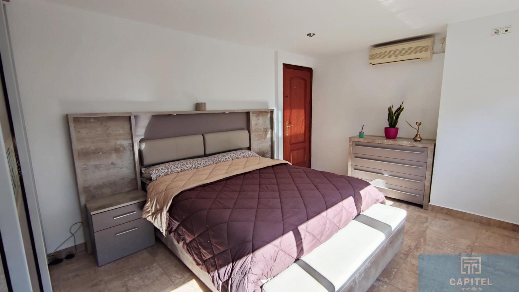 For sale of flat in Córdoba