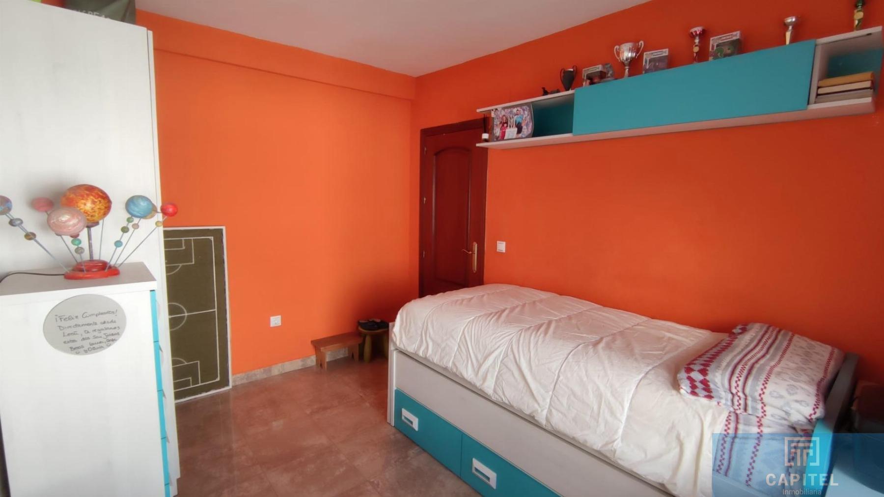 For sale of flat in Córdoba