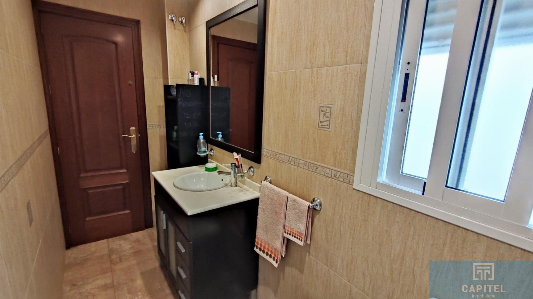 For sale of flat in Córdoba