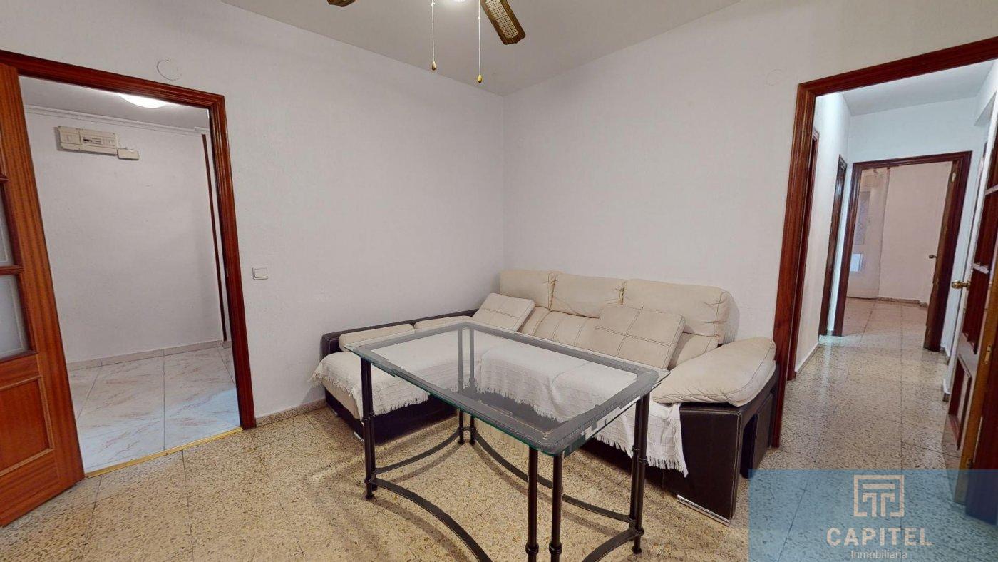 For sale of flat in Córdoba