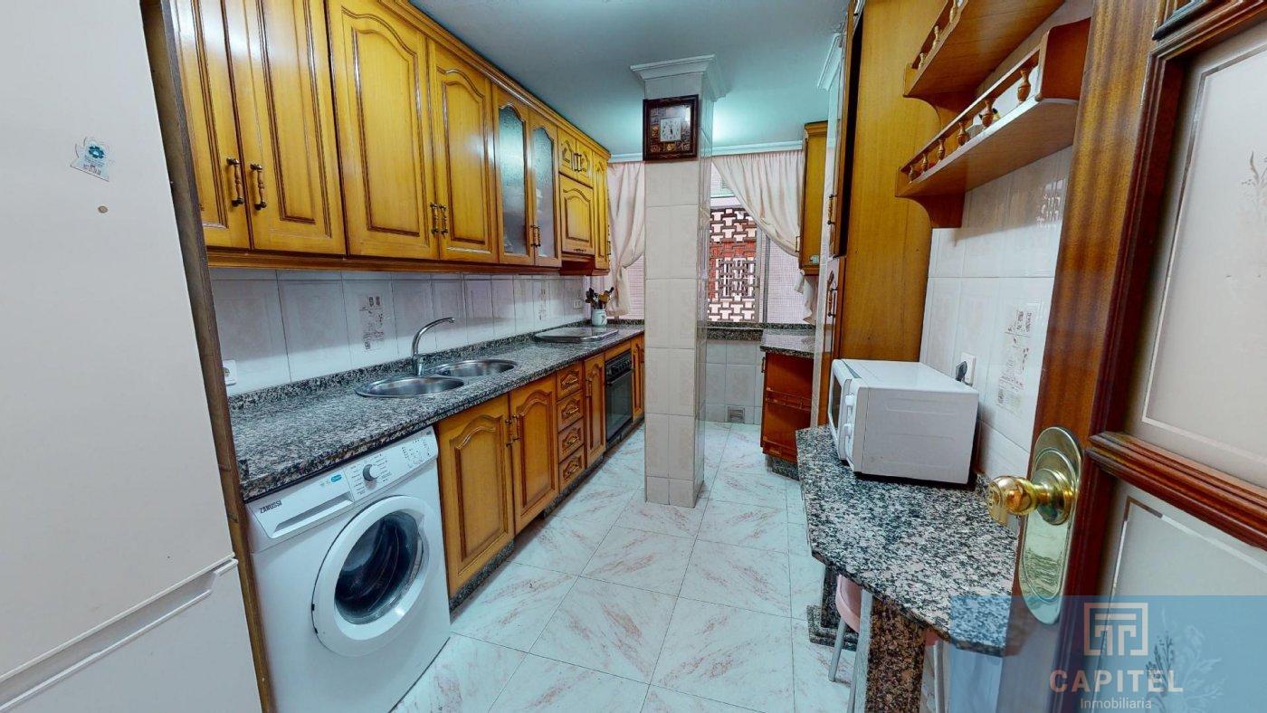 For sale of flat in Córdoba