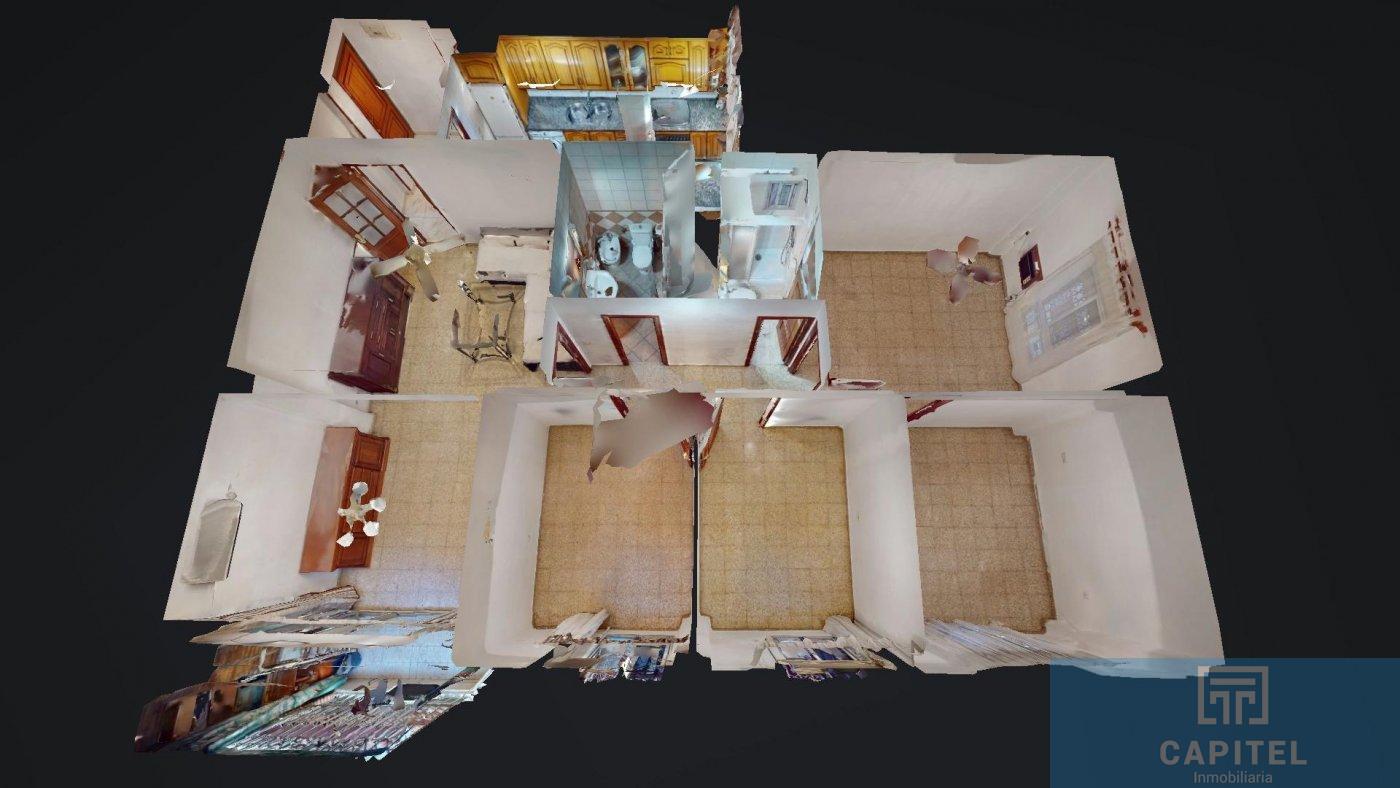 For sale of flat in Córdoba