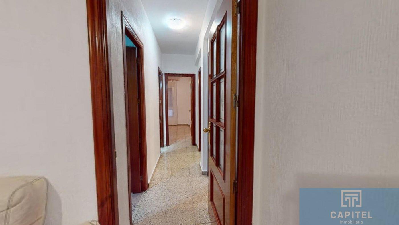 For sale of flat in Córdoba