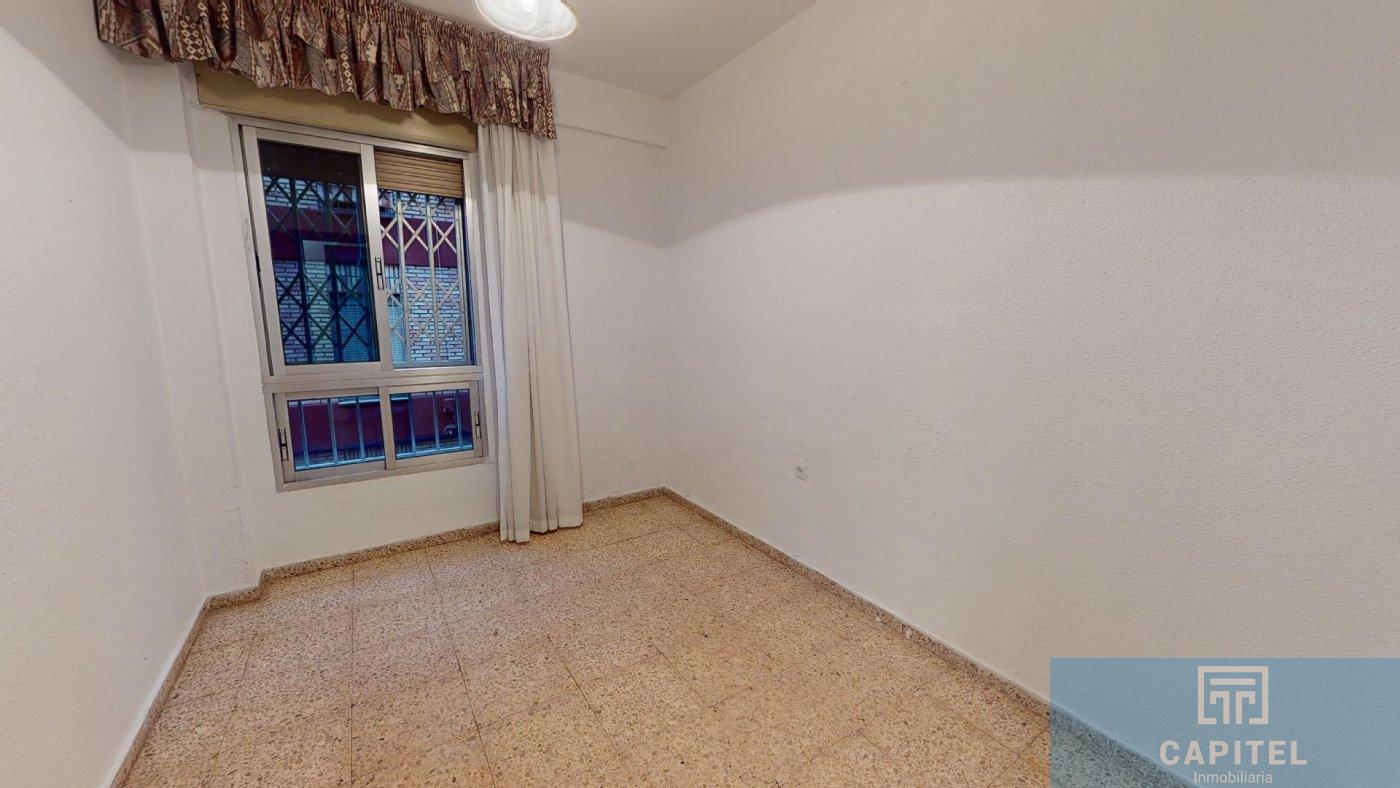 For sale of flat in Córdoba