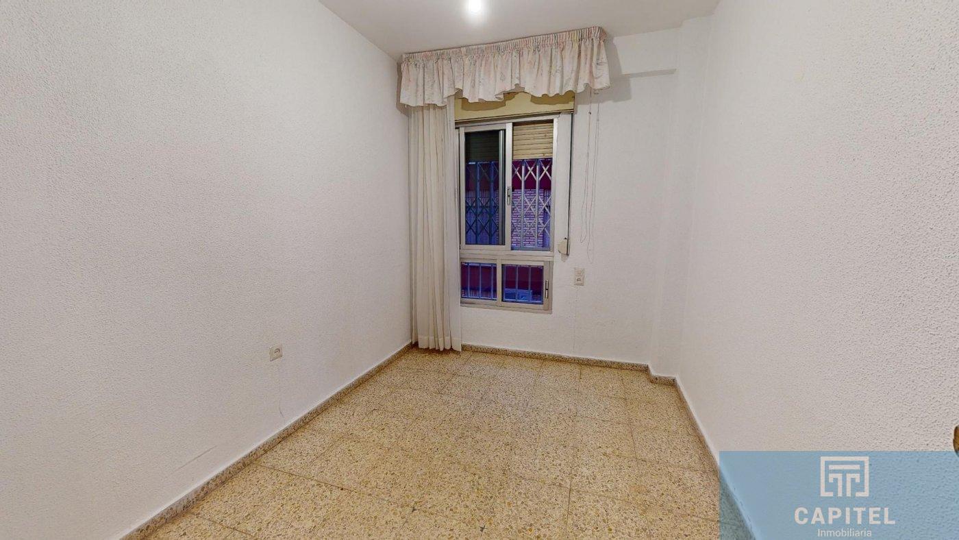 For sale of flat in Córdoba
