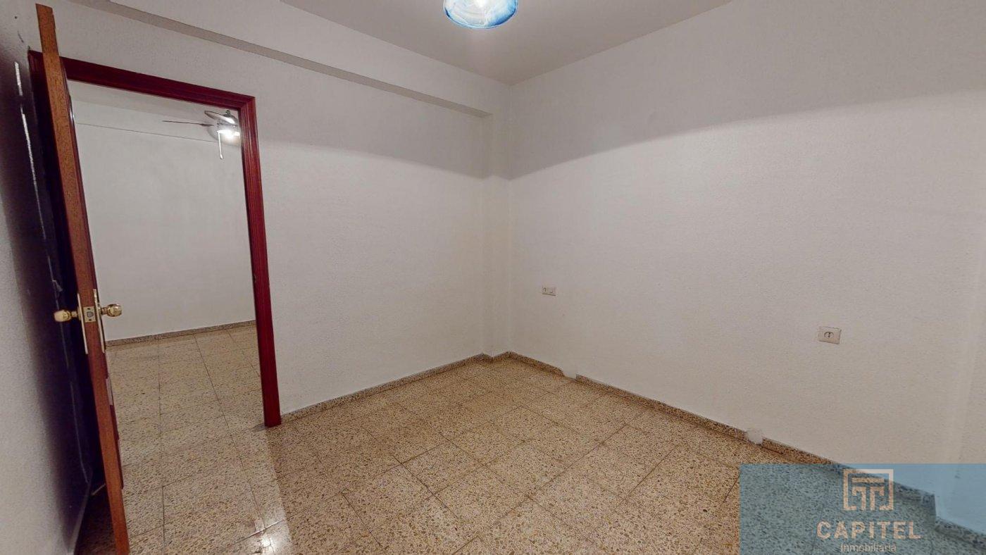 For sale of flat in Córdoba