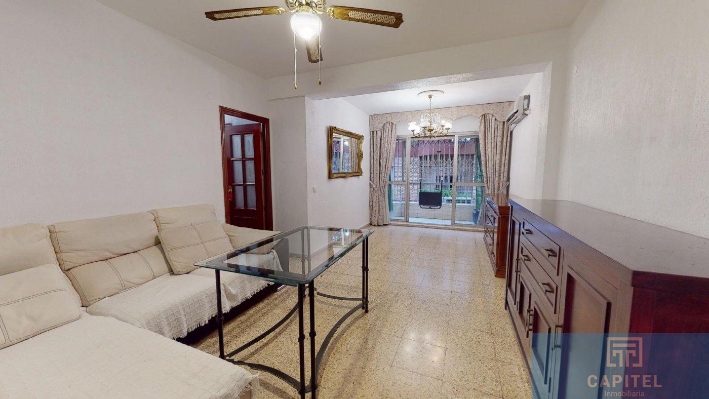 For sale of flat in Córdoba