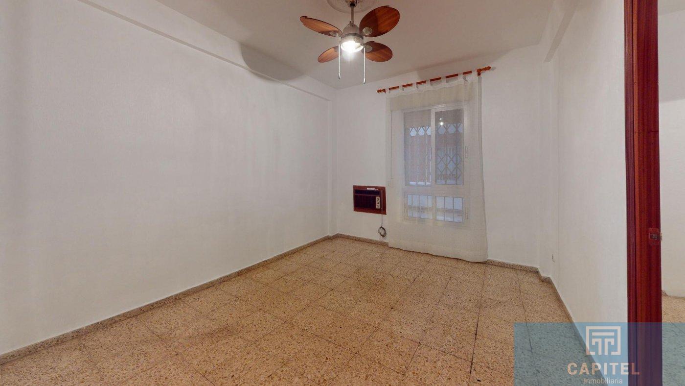 For sale of flat in Córdoba