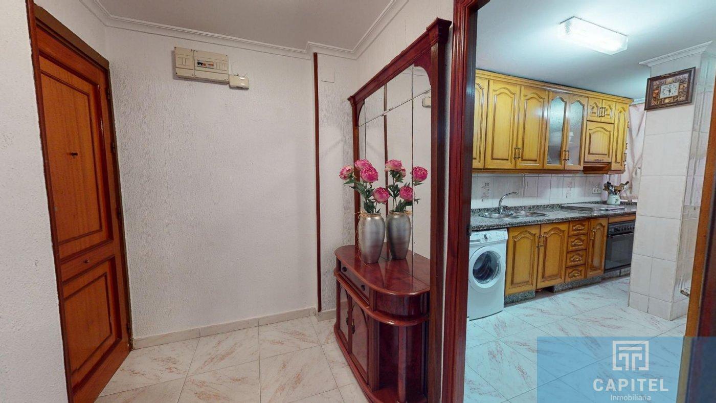 For sale of flat in Córdoba