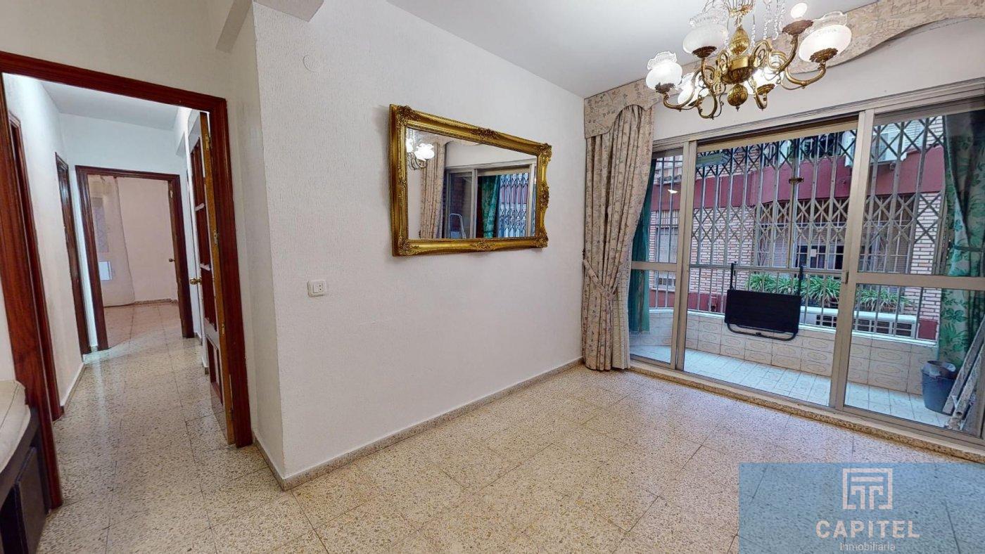 For sale of flat in Córdoba