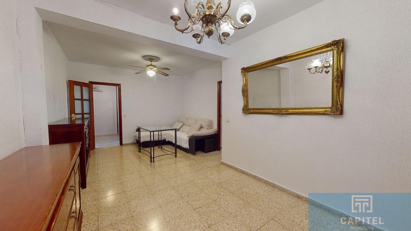 For sale of flat in Córdoba