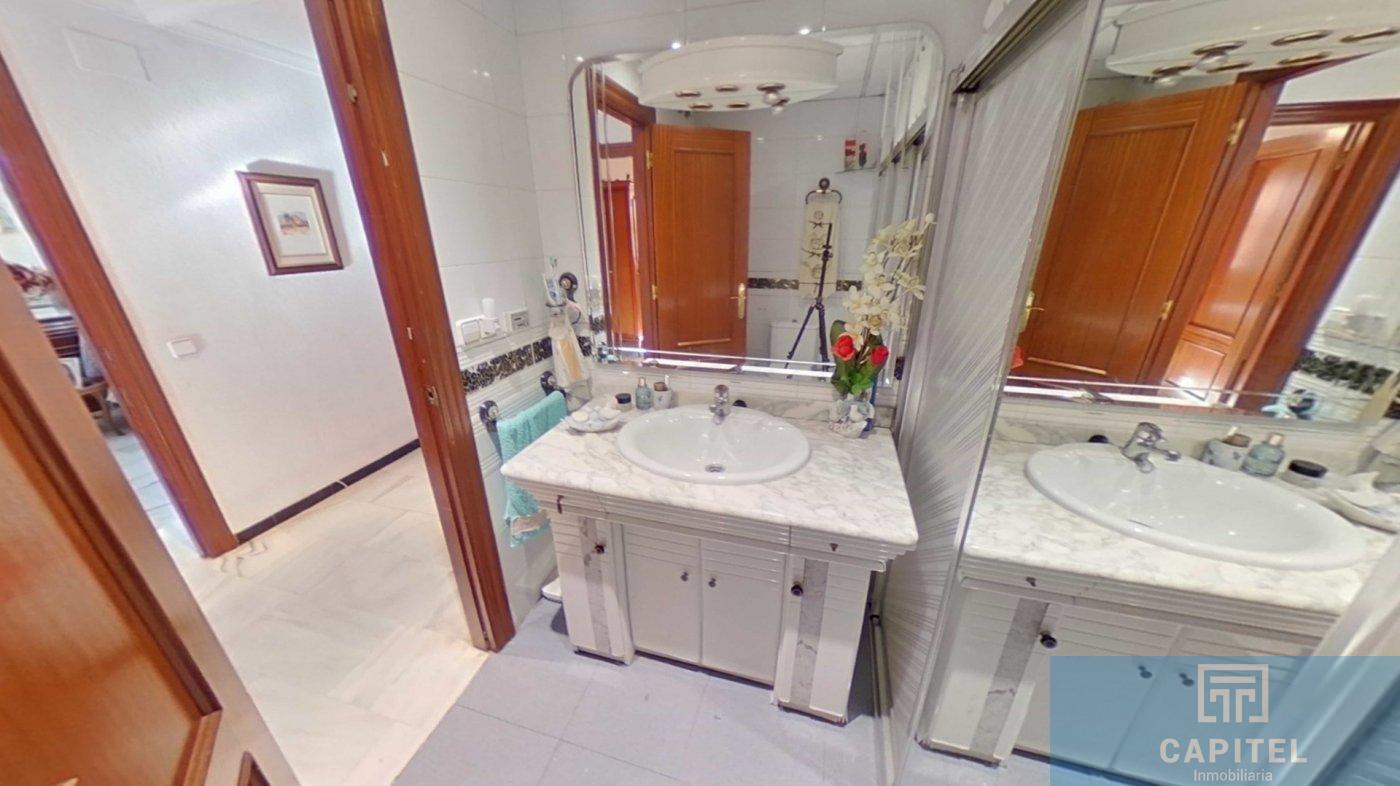 For sale of house in Córdoba