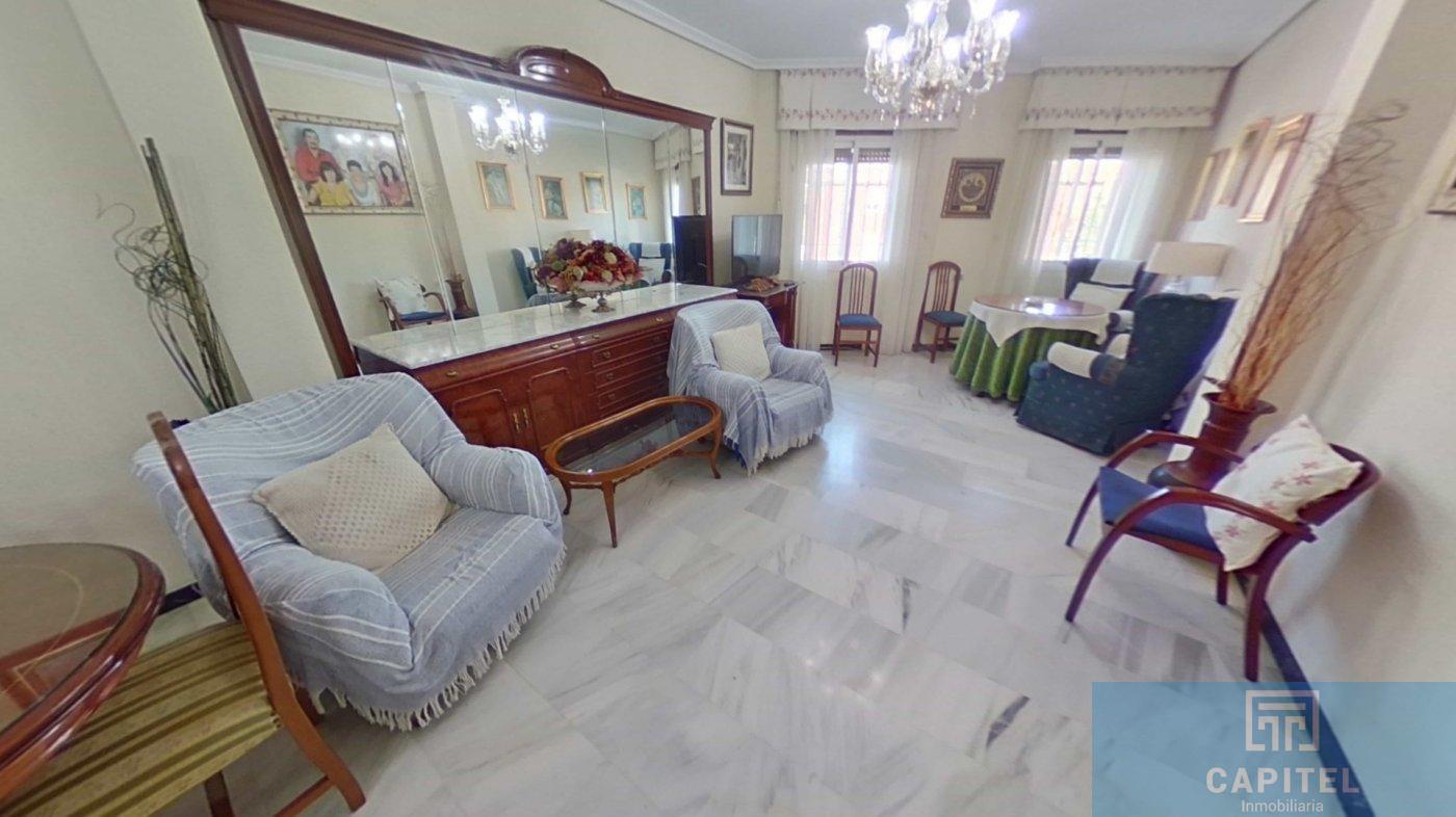For sale of house in Córdoba