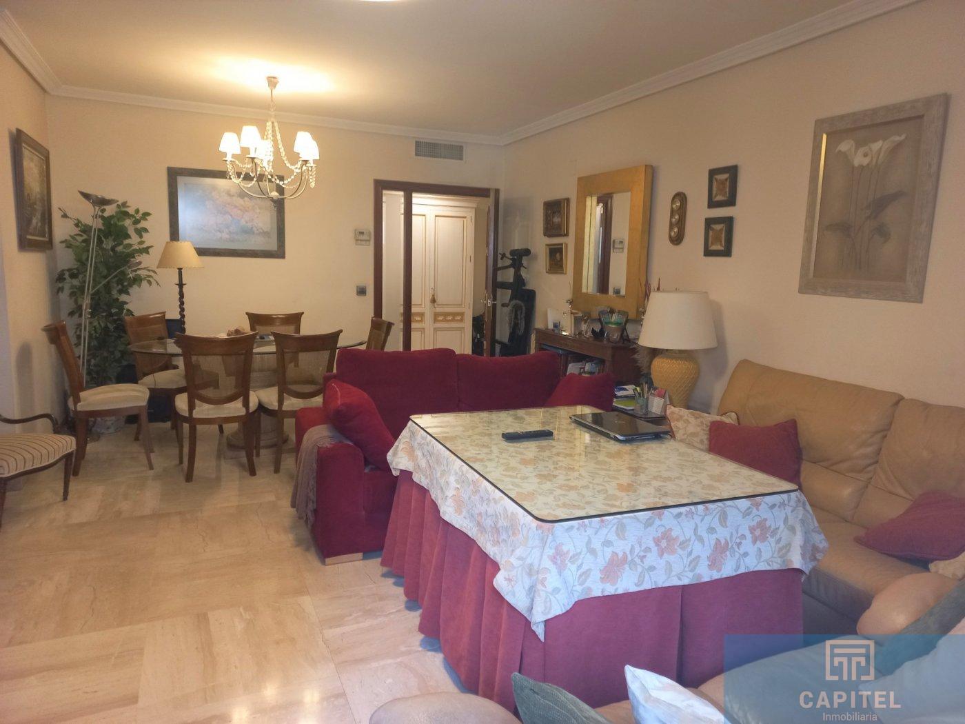 For sale of flat in Córdoba