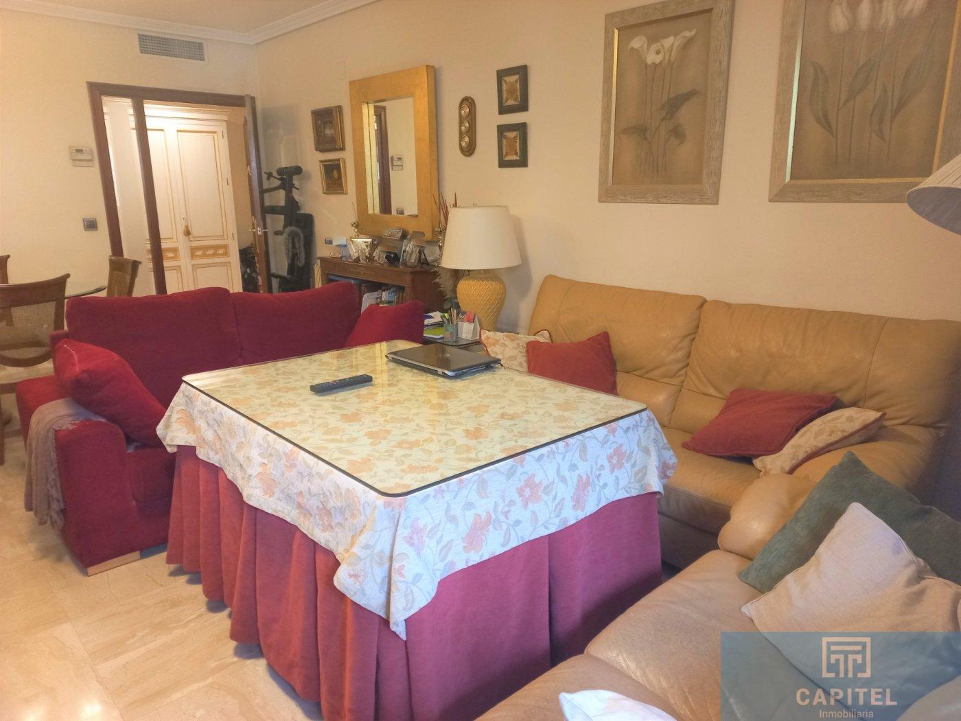 For sale of flat in Córdoba