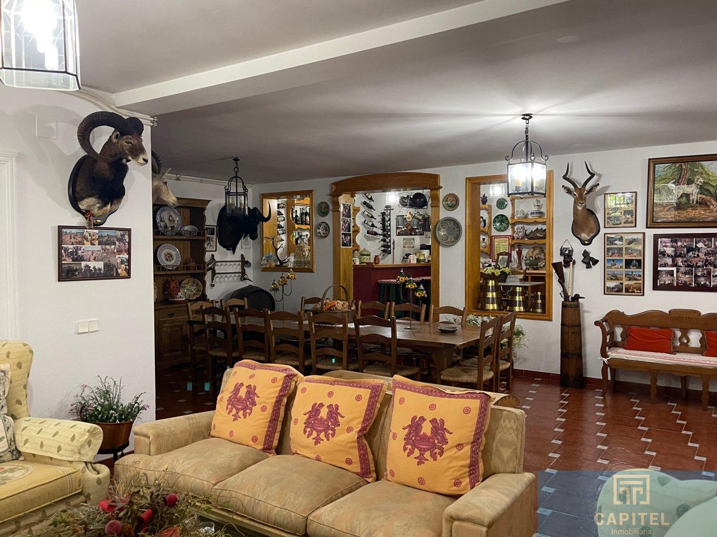 For sale of chalet in Córdoba