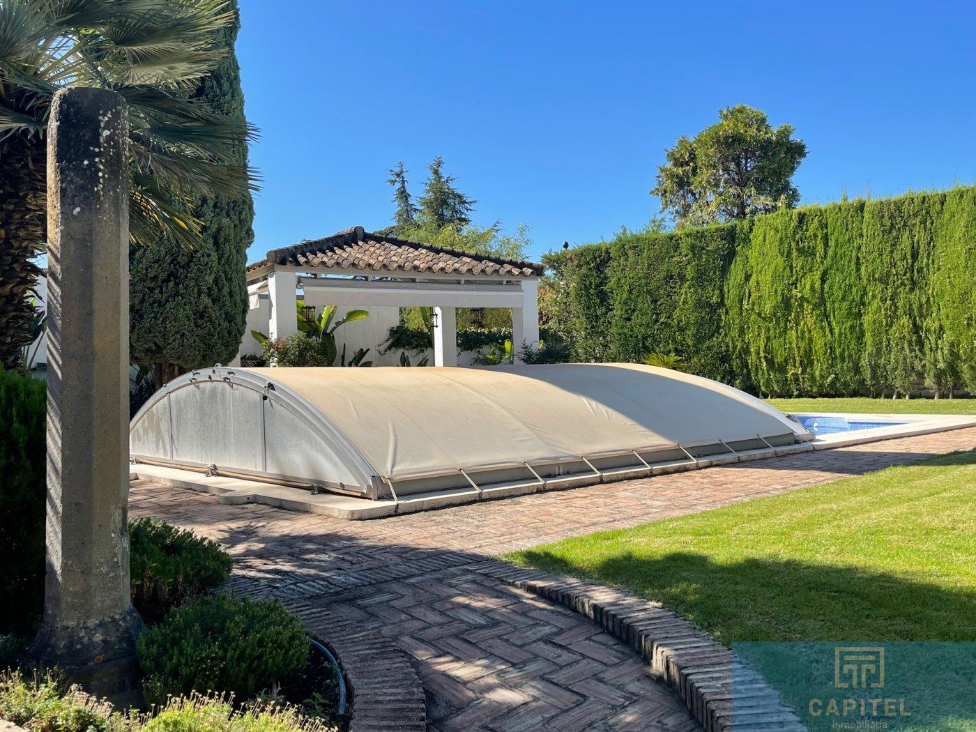 For sale of chalet in Córdoba