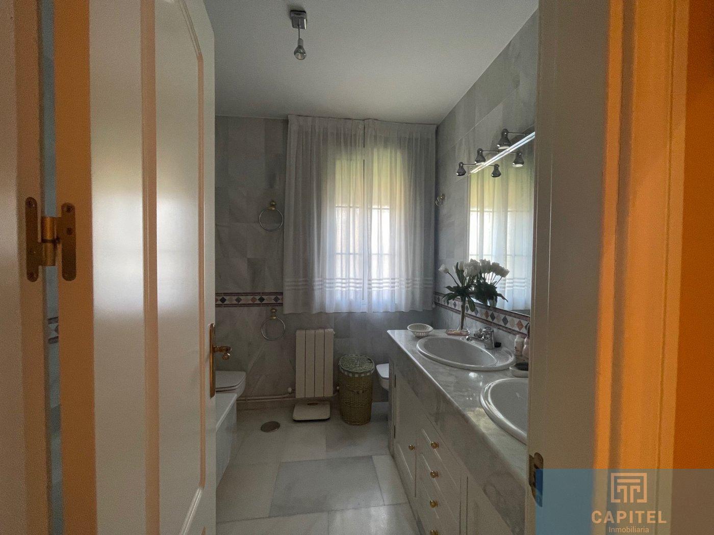 For sale of chalet in Córdoba