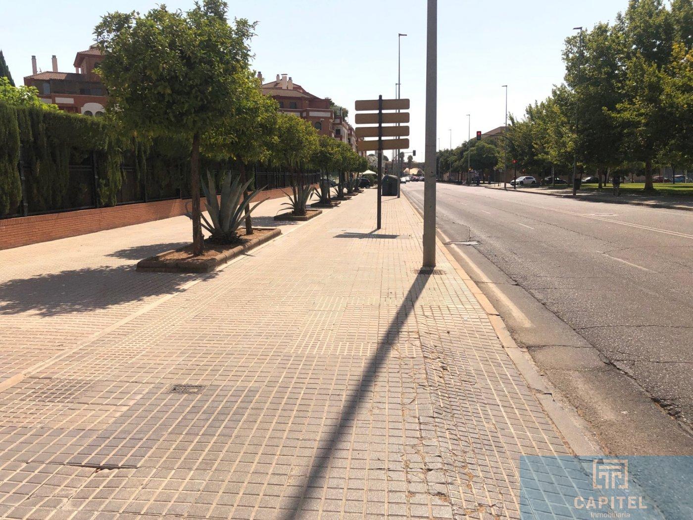 For sale of garage in Córdoba