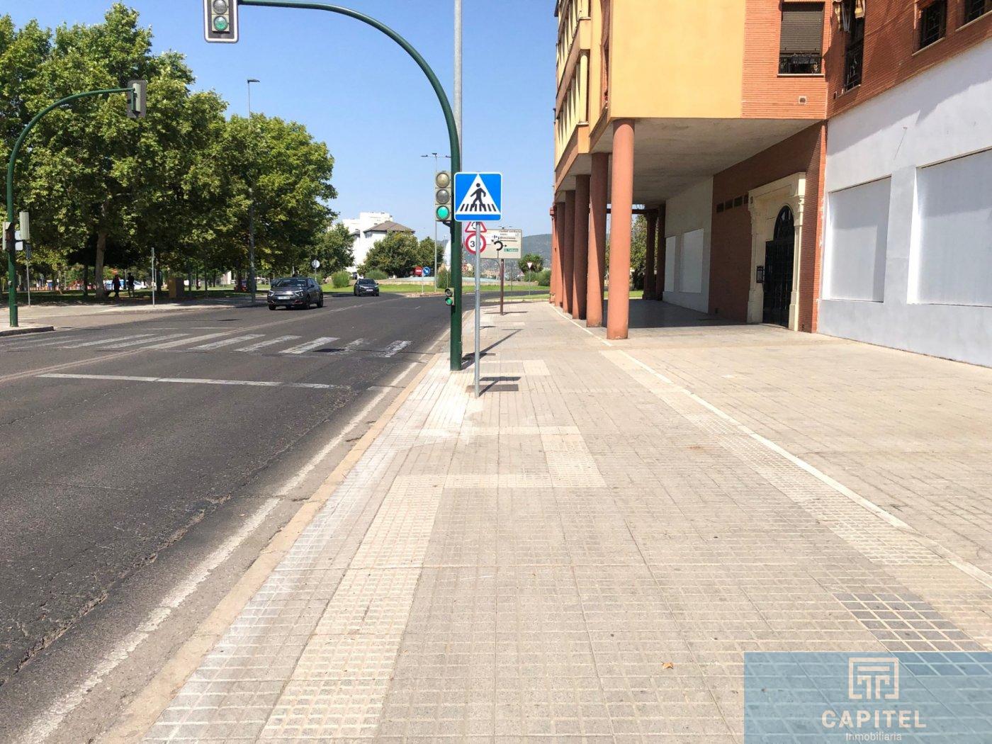 For sale of garage in Córdoba