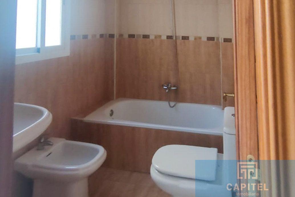 For sale of house in Córdoba