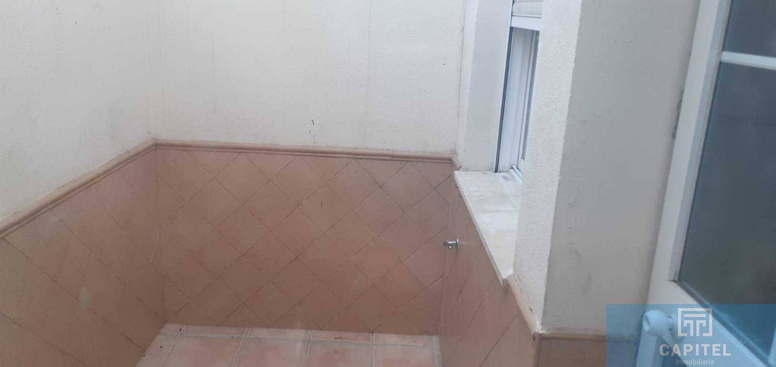 For sale of house in Córdoba