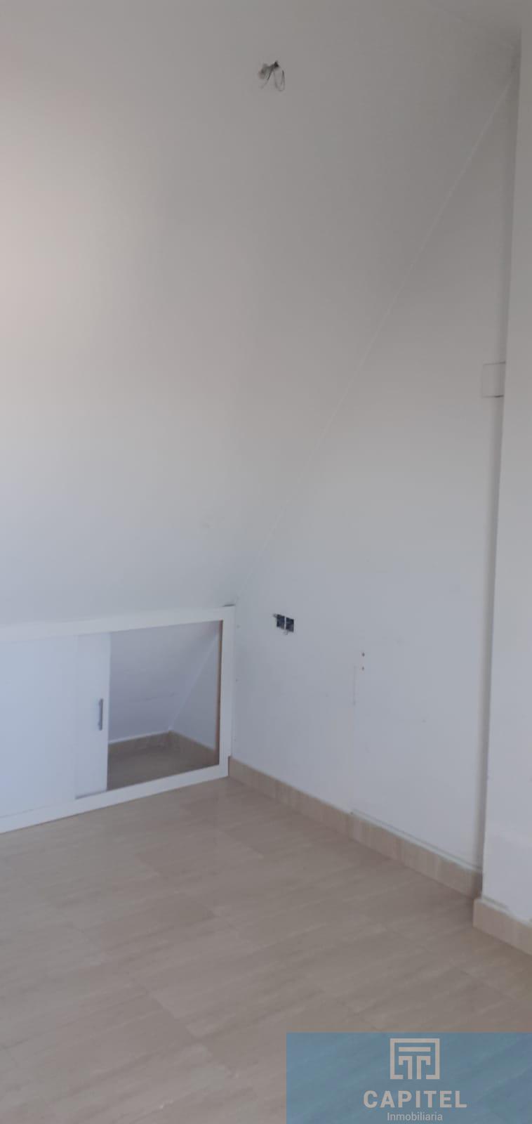 For sale of house in Córdoba