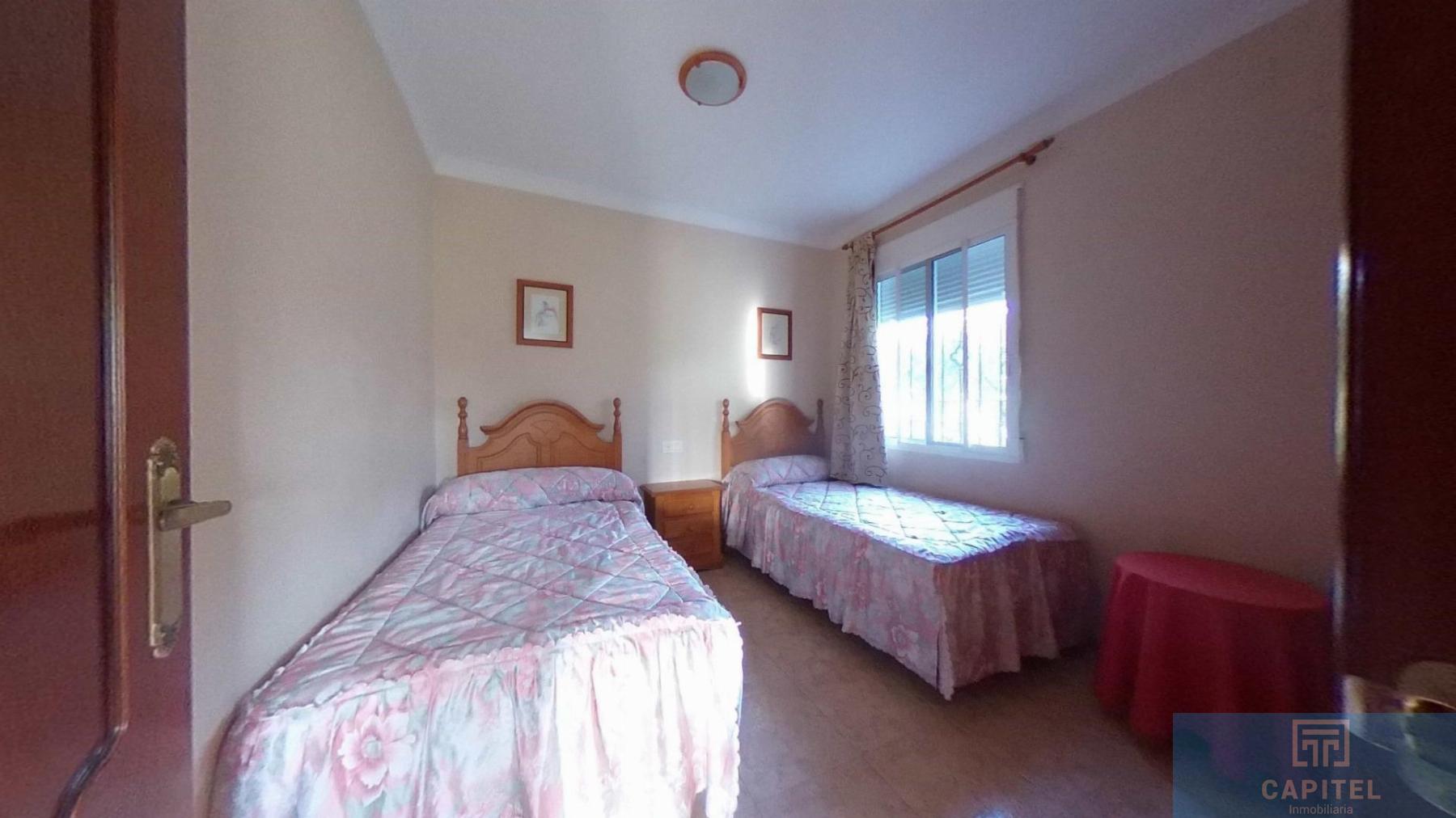 For sale of chalet in Córdoba