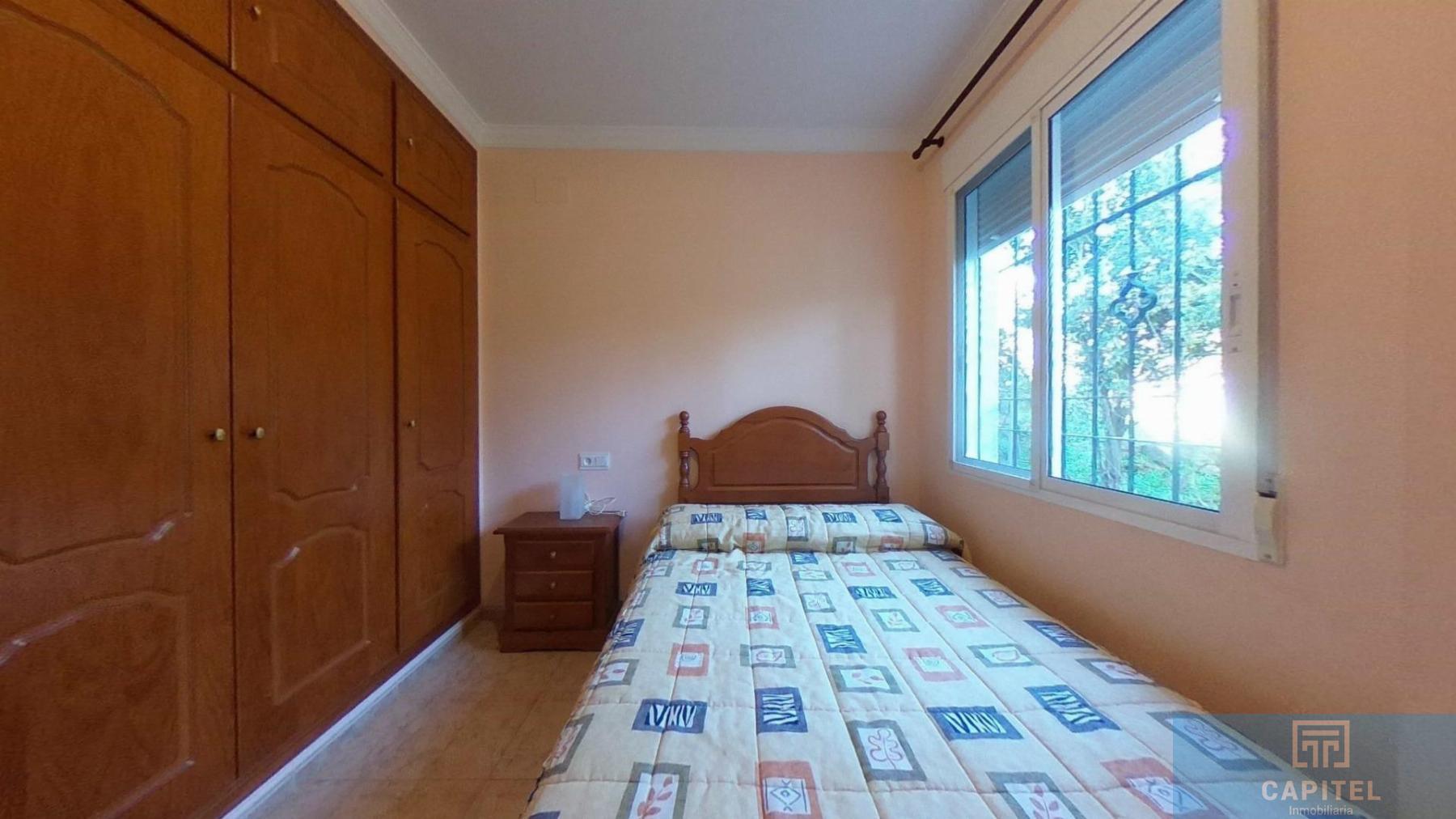 For sale of chalet in Córdoba