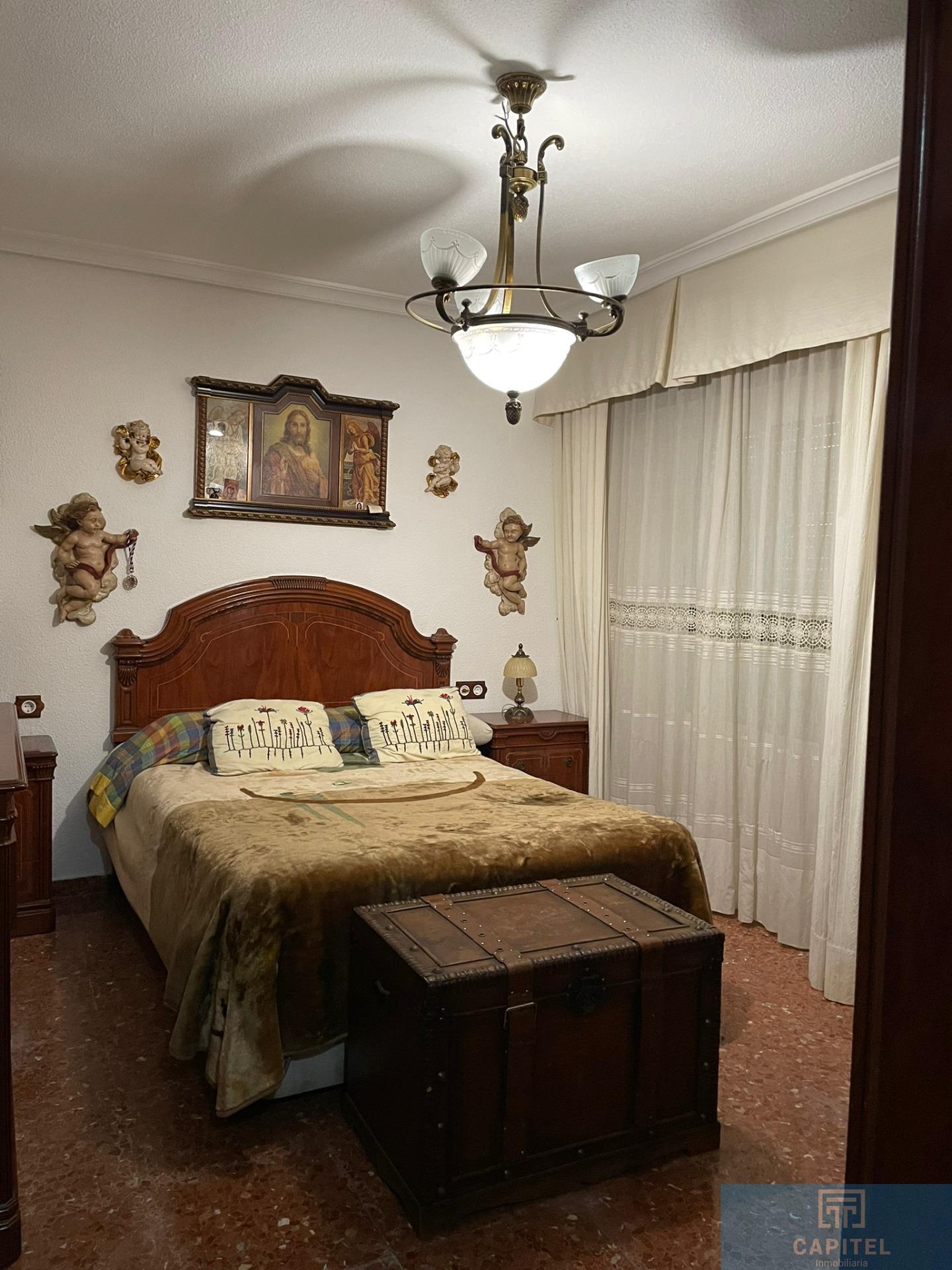 For sale of flat in Córdoba