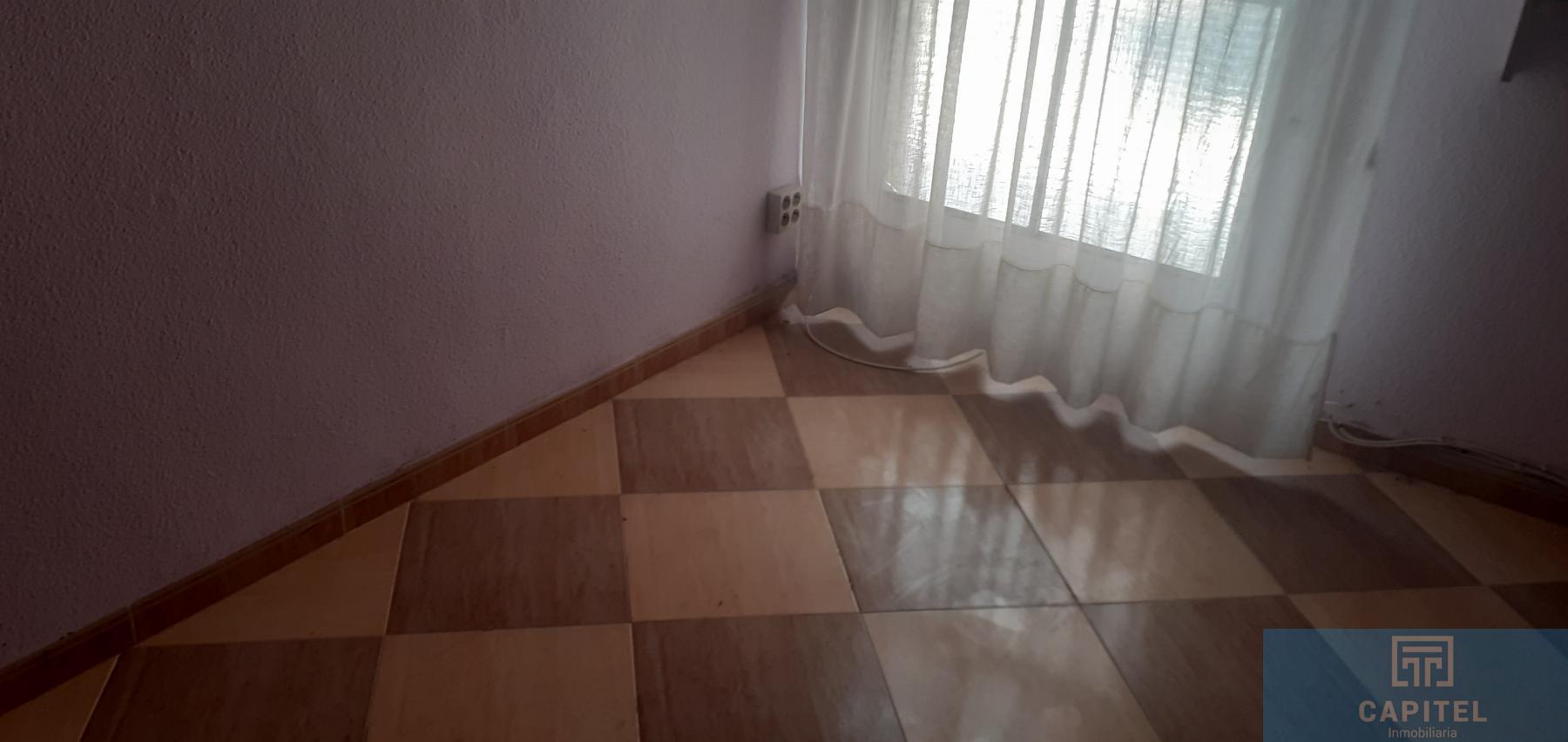 For sale of flat in Córdoba