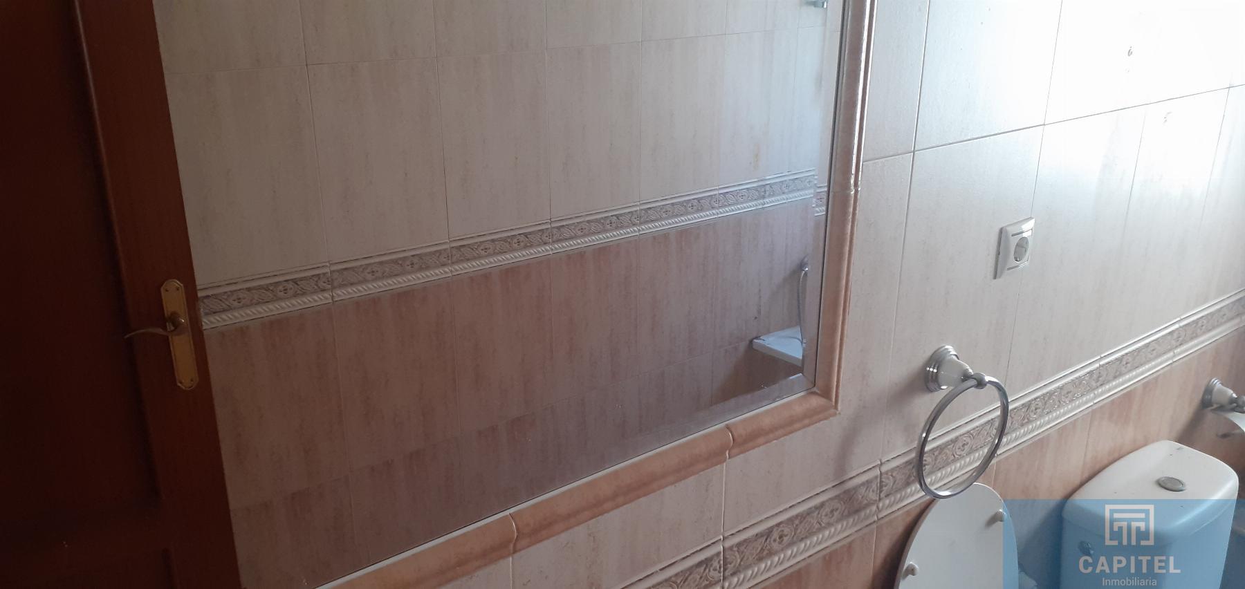 For sale of flat in Córdoba
