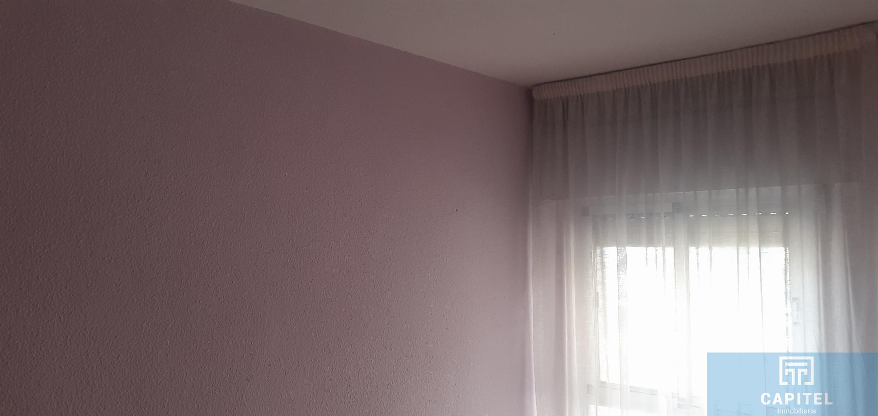 For sale of flat in Córdoba