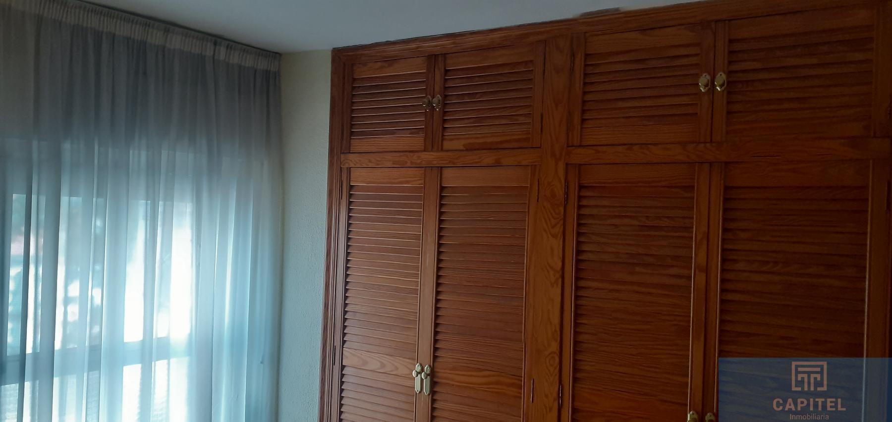 For sale of flat in Córdoba