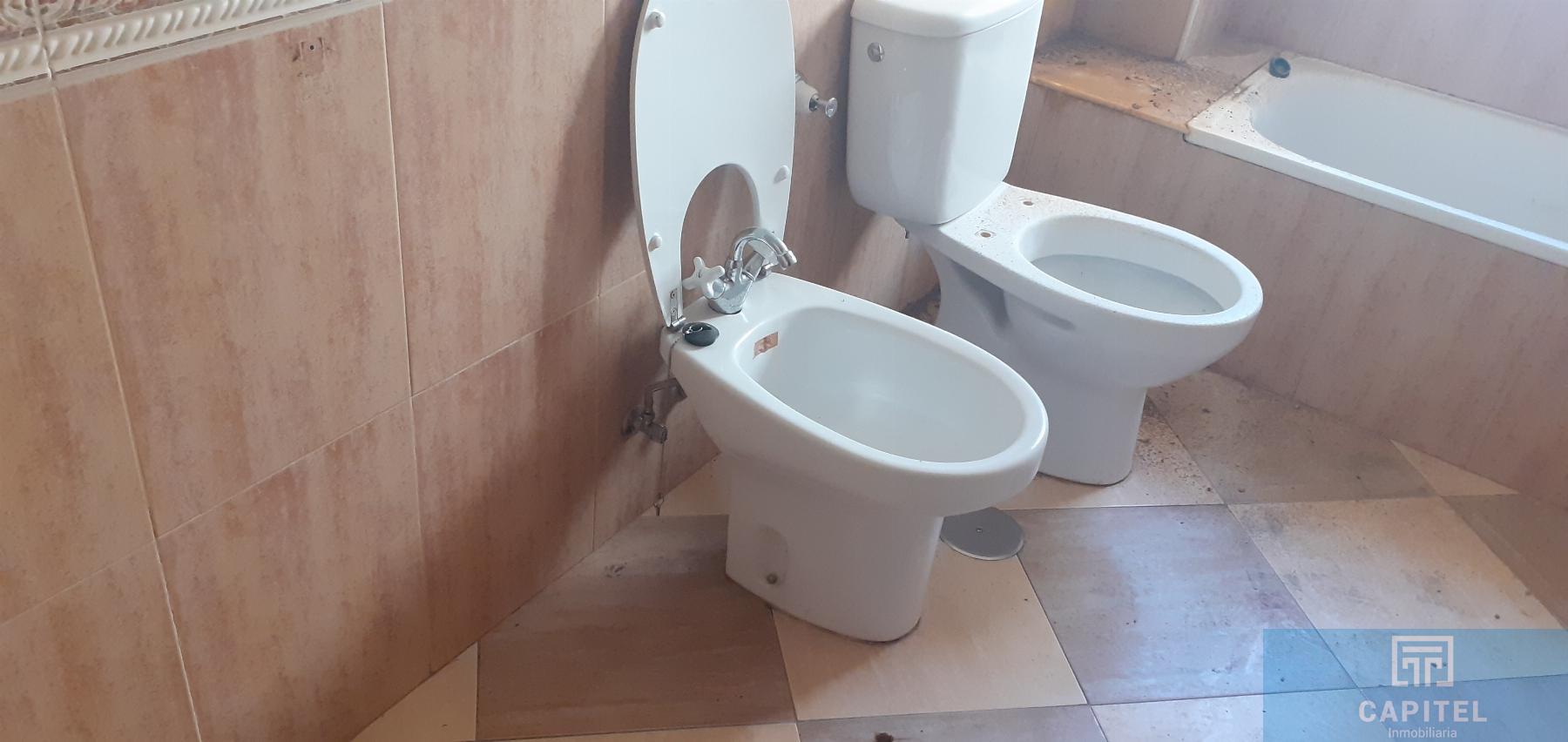 For sale of flat in Córdoba