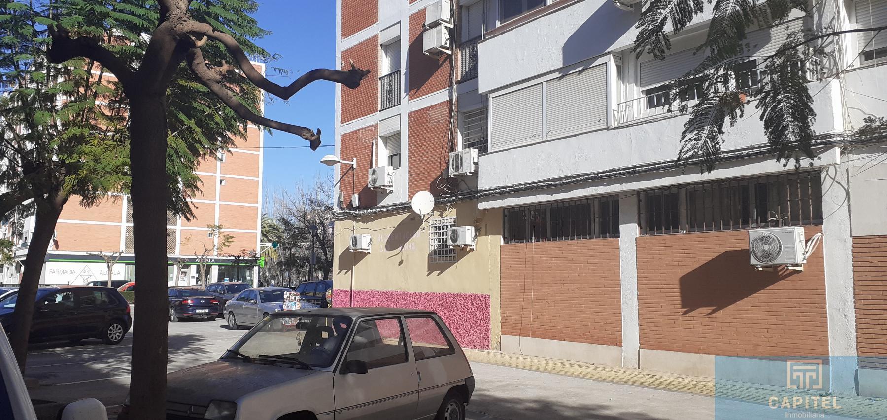 For sale of flat in Córdoba