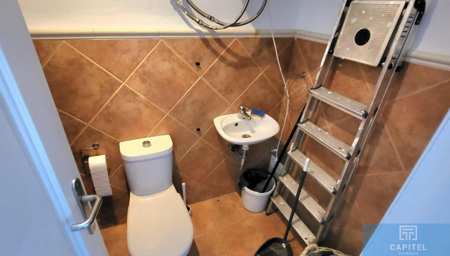 For sale of commercial in Córdoba