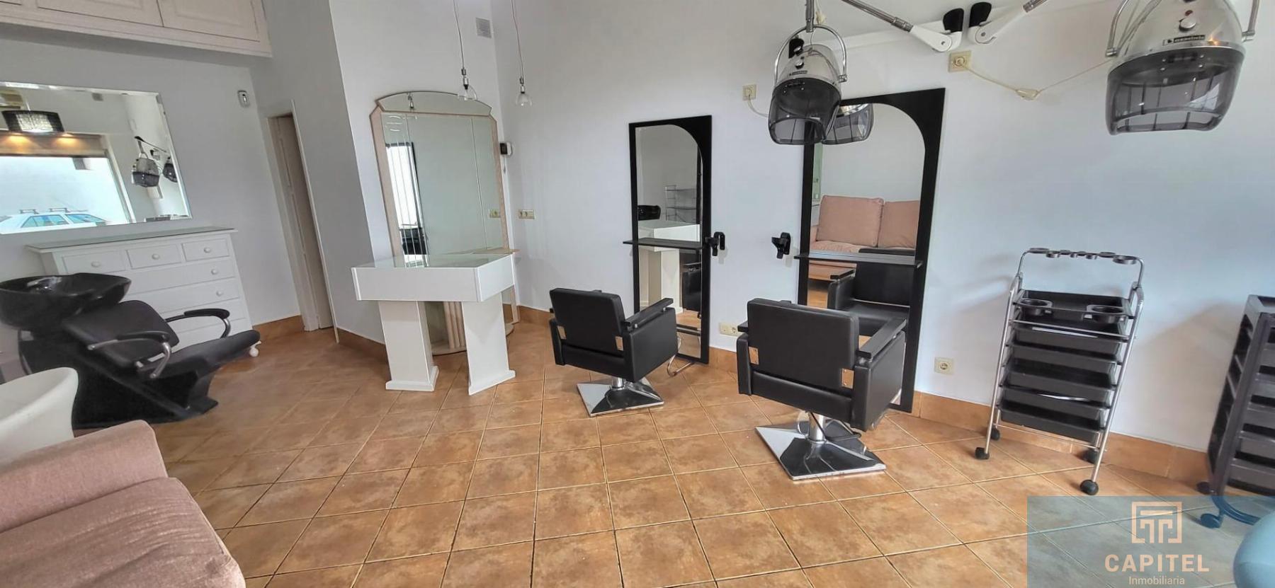 For sale of commercial in Córdoba