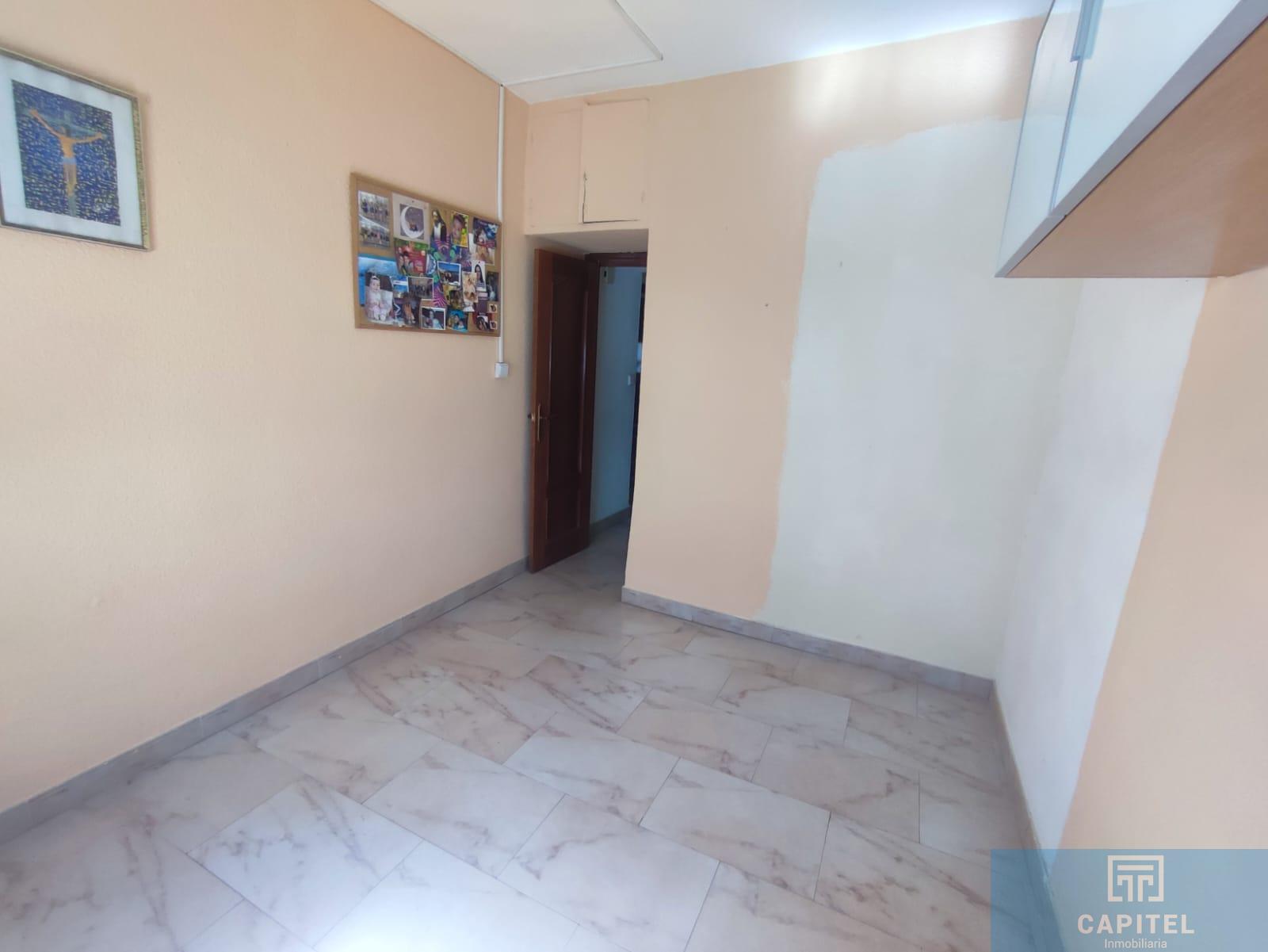 For sale of flat in Córdoba