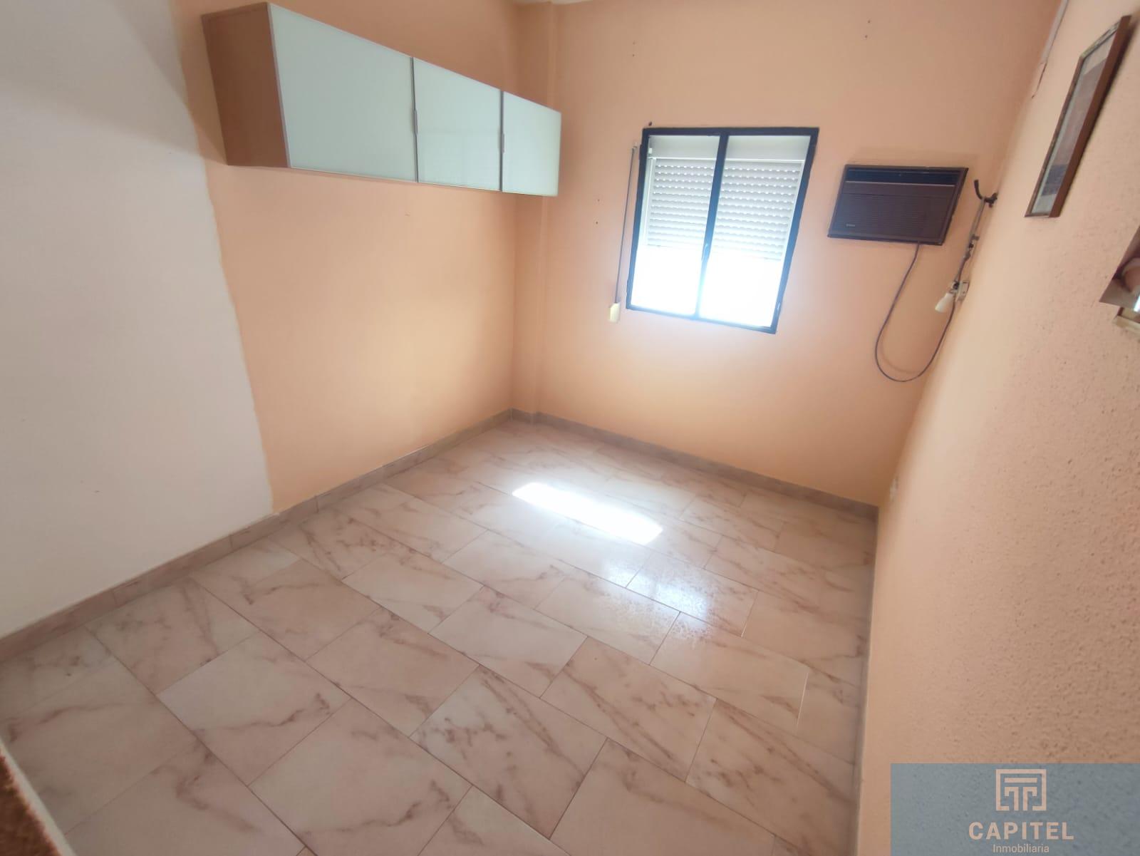For sale of flat in Córdoba