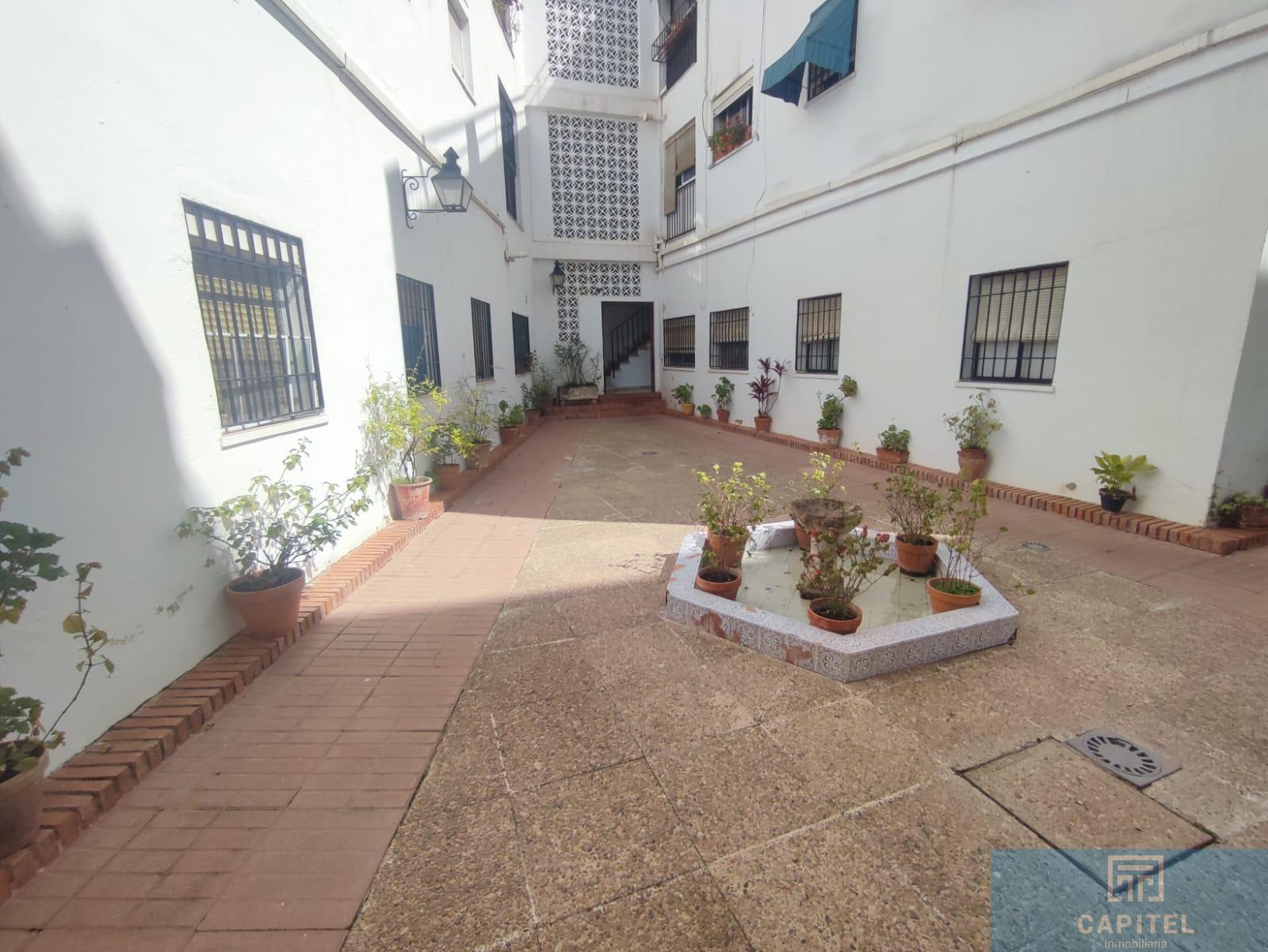 For sale of flat in Córdoba