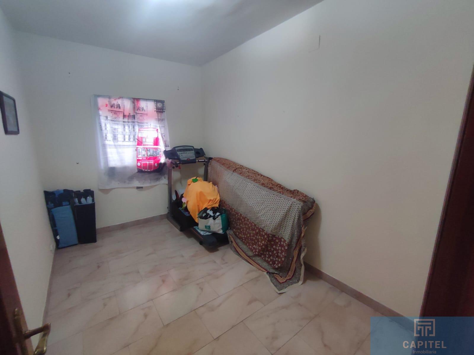 For sale of flat in Córdoba