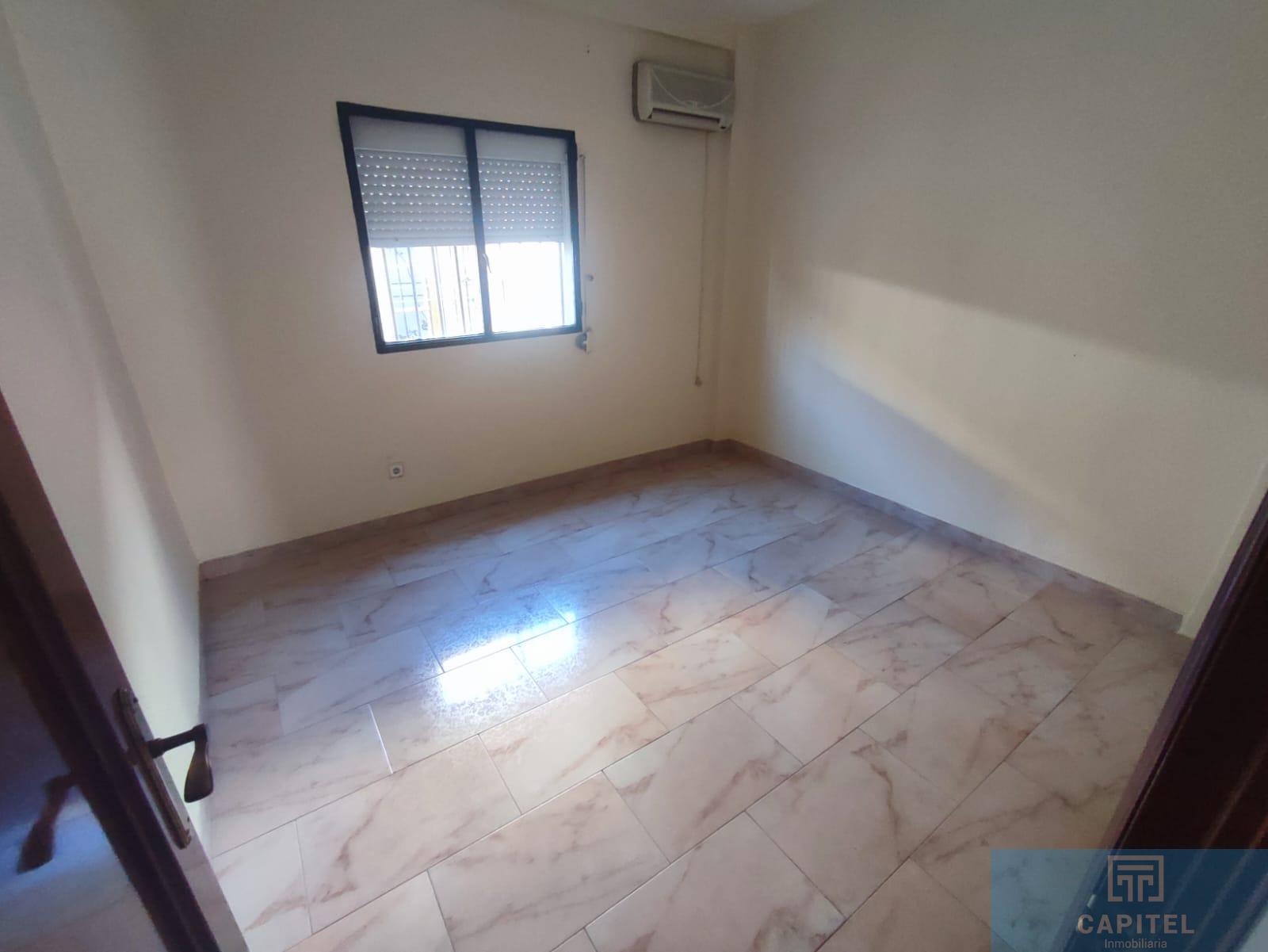 For sale of flat in Córdoba