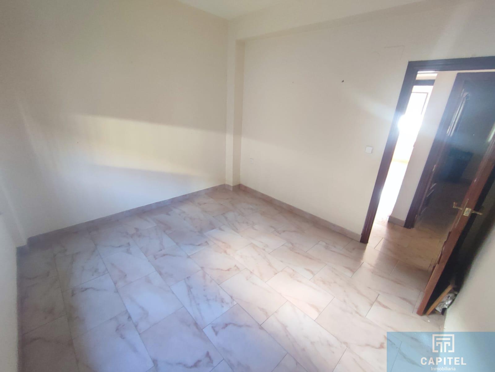 For sale of flat in Córdoba
