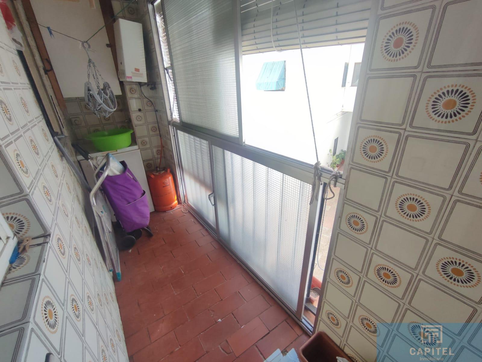 For sale of flat in Córdoba