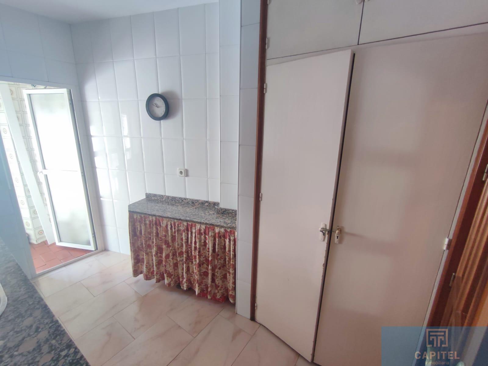 For sale of flat in Córdoba