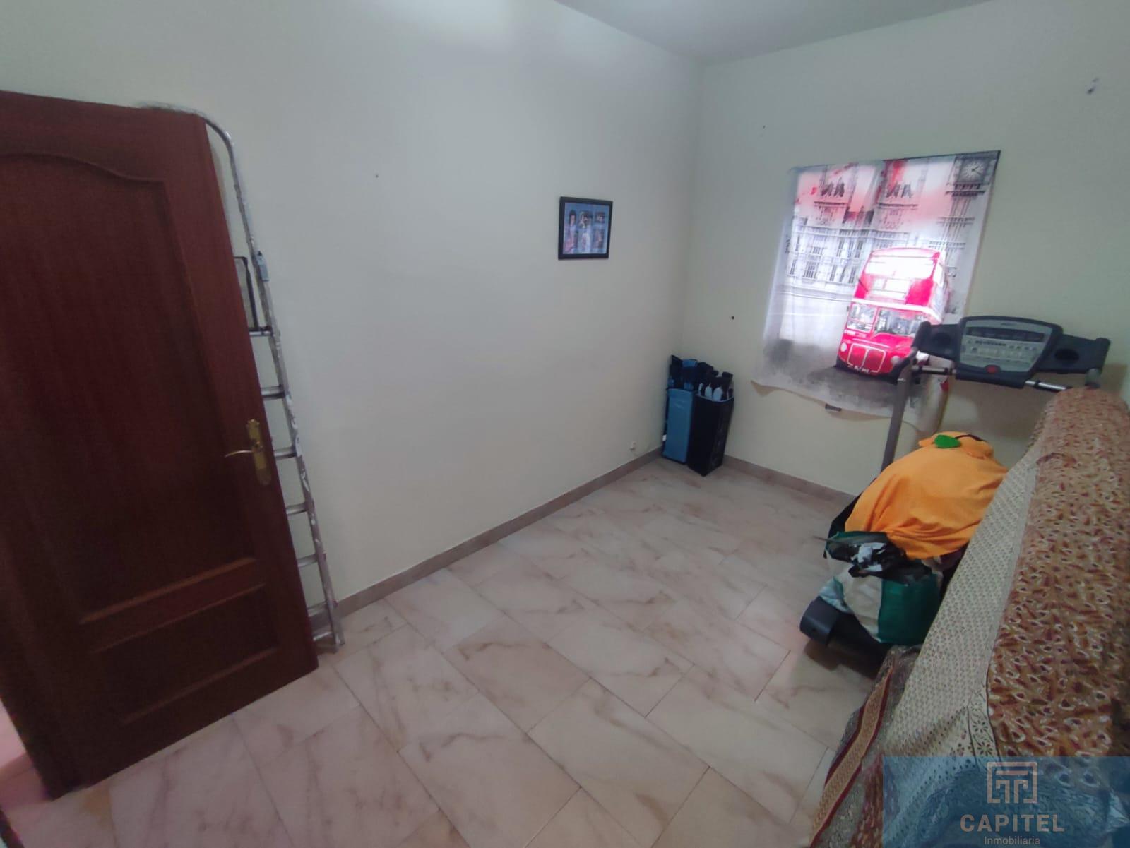 For sale of flat in Córdoba
