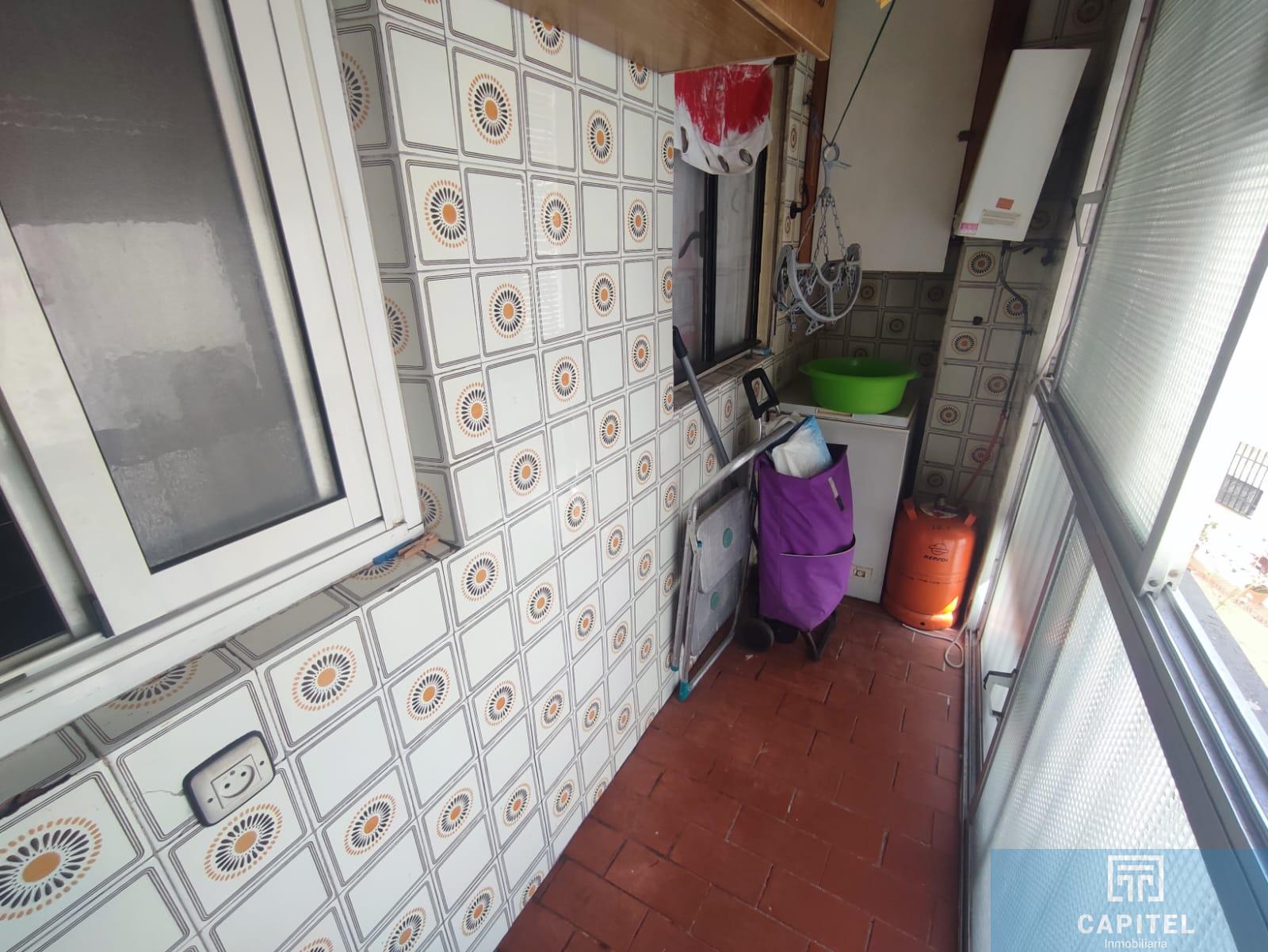 For sale of flat in Córdoba